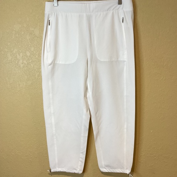Chicos Zenergy® UPF White Bungee Neema Cropped Pants Size 0.5 (US Small Size 6) - Picture 1 of 6